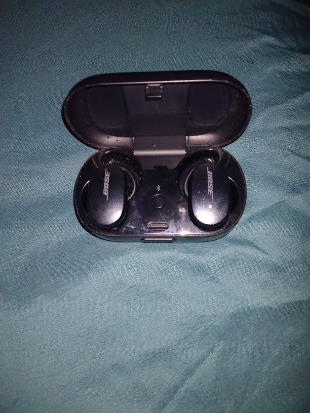 Looking To Sell These Bose Headphones They Work Perfect 