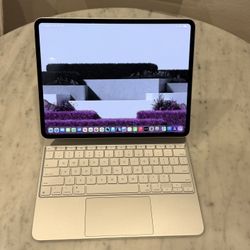 iPad Pro 13” M5 Nanotexture w/Apple Magic Keyboard