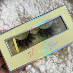 The Lash Bar In The Style “extra” 