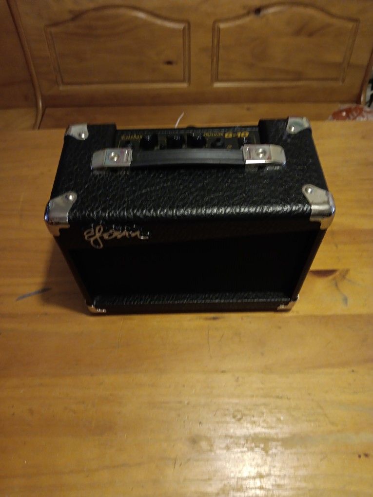 Esteban CA -8 12 Watt Portable Amplifier