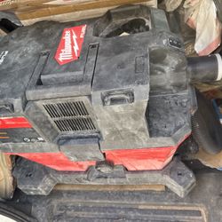 Milwaukee M18 Vacuum – Like New, Used Once