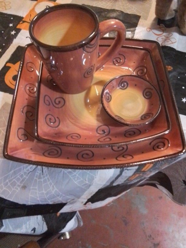 Authentic Table Ware