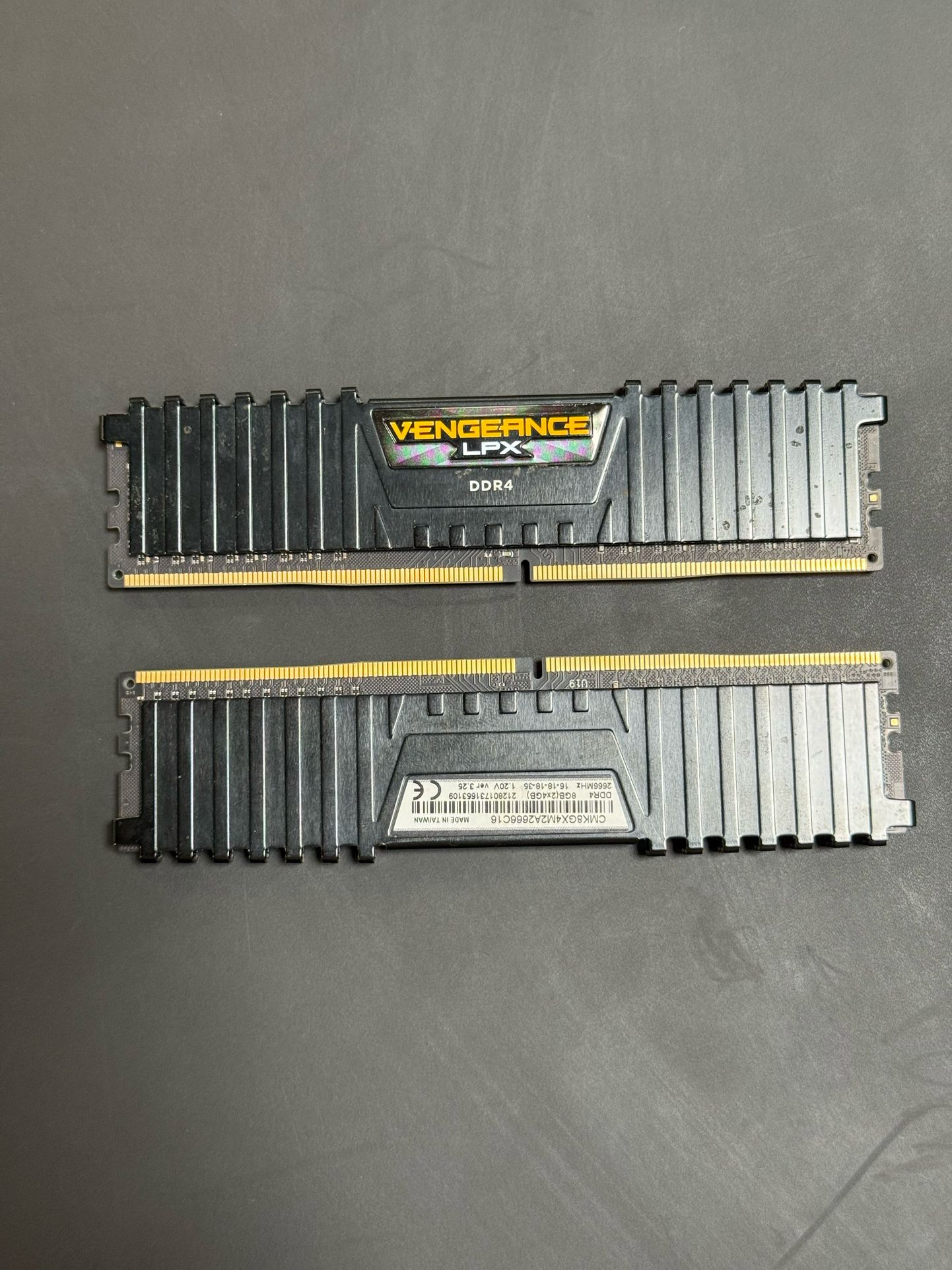 Corsair Vengeance LPX DDR4 16GB (2x8GB) 3200MHz – Great Condition