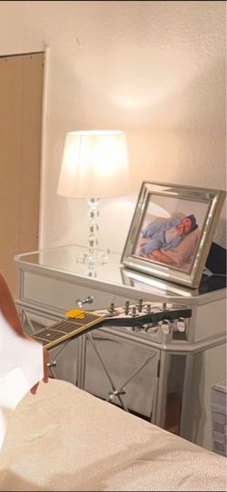 Mirrored night dresser
