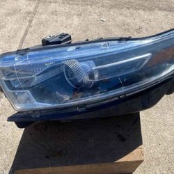 2013 2014 2015 2016 2017 2018 2019 Ford Taurus Left Headlight - Faro Izquierdo