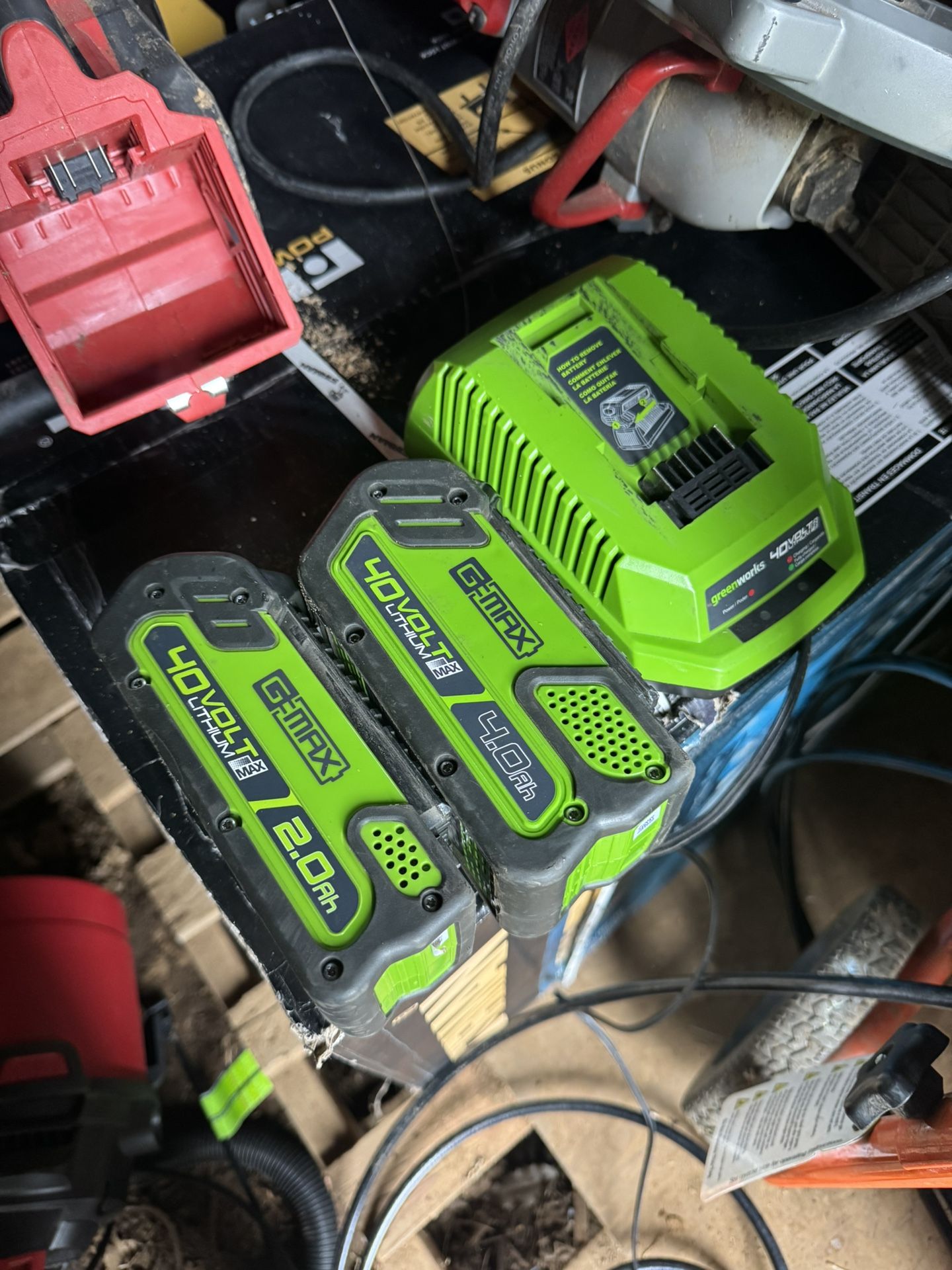Green works Batteries And Charger