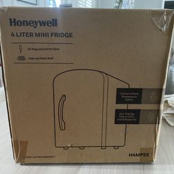 HONEYWELL 4L PERSONAL MINI FRIDGE 6 120z Cans, Cool/warm Stainless Steel
