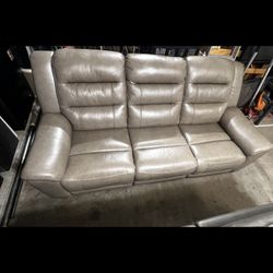 Costco Mason Leather Power Reclining Sofa Couch - Power Headrests USB - Gilman Creek