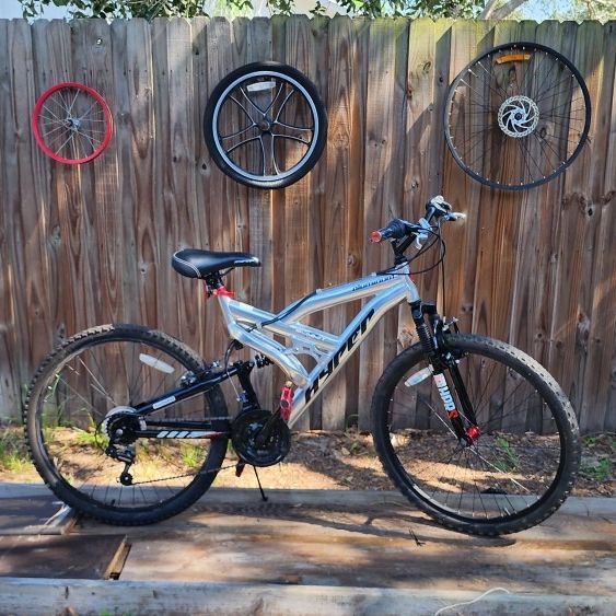 Hyper Summit 700 Series Full Suspension Mountain Bike for Sale in Riverview FL OfferUp