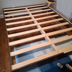 🛏️ Platform Bed Frame – Queen Size – Walnut Finish