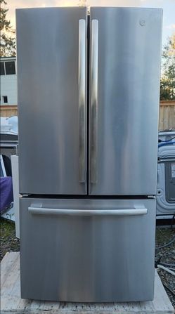 GE Refrigerator 33 inches wide