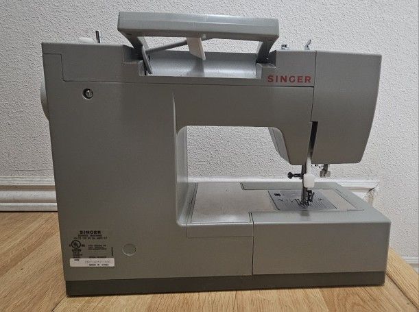 HEAVY DUTY SINGER SAWING Machine