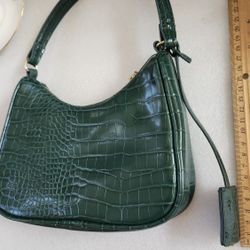 N. Peoria Like New Little Green Purse Bag Description Has Pickup Location Options 