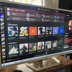 32in White Acer LCD Monitor