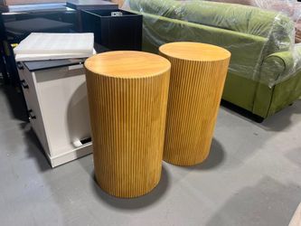 16 inch Round Solid Wood End Table H: 27”x W:16”