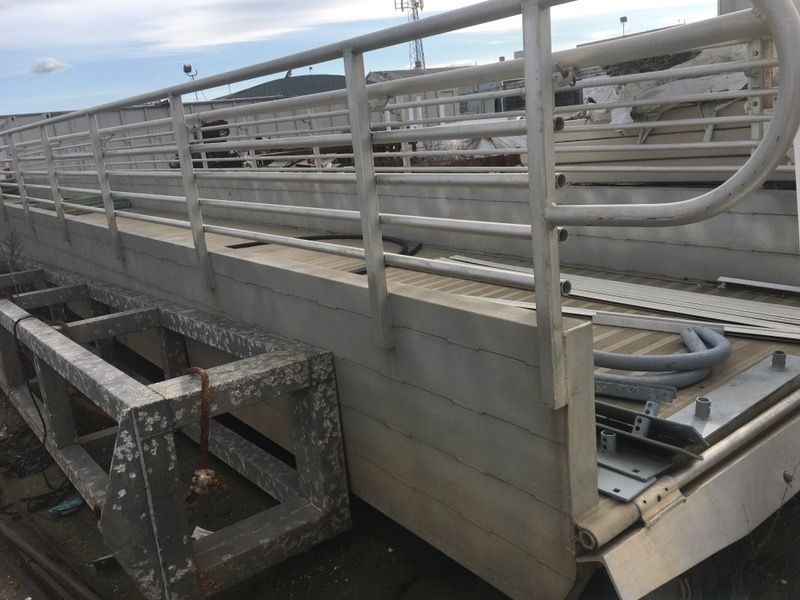 Aluminum gangway