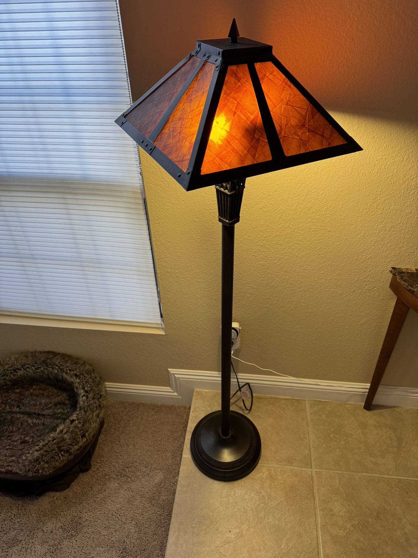 4.5ft Tall Amber Mica Shade Pedestal Floor Lamp
