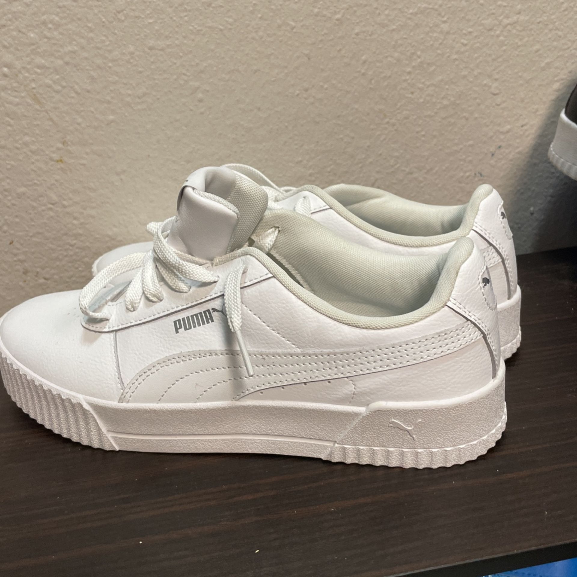 Womens - puma -size 10