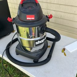 Shop Vac Wet And Dry Six gallon like new condition new air filter