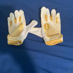 Selling These White And Gold Football Gloves Rarely Worn