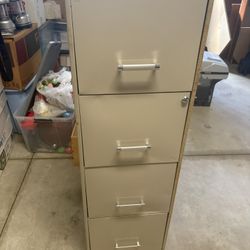 Metal 4 Draw File cabinet 47”Tall x 18”D x 14”W comes with Key