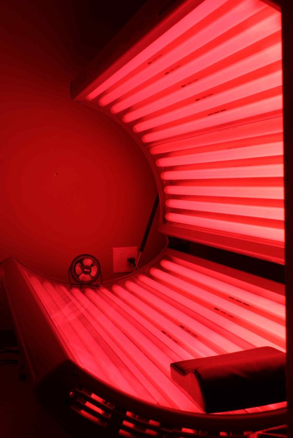 660 nm red light bulbs for tanning bed conversion for Sale in Las Vegas