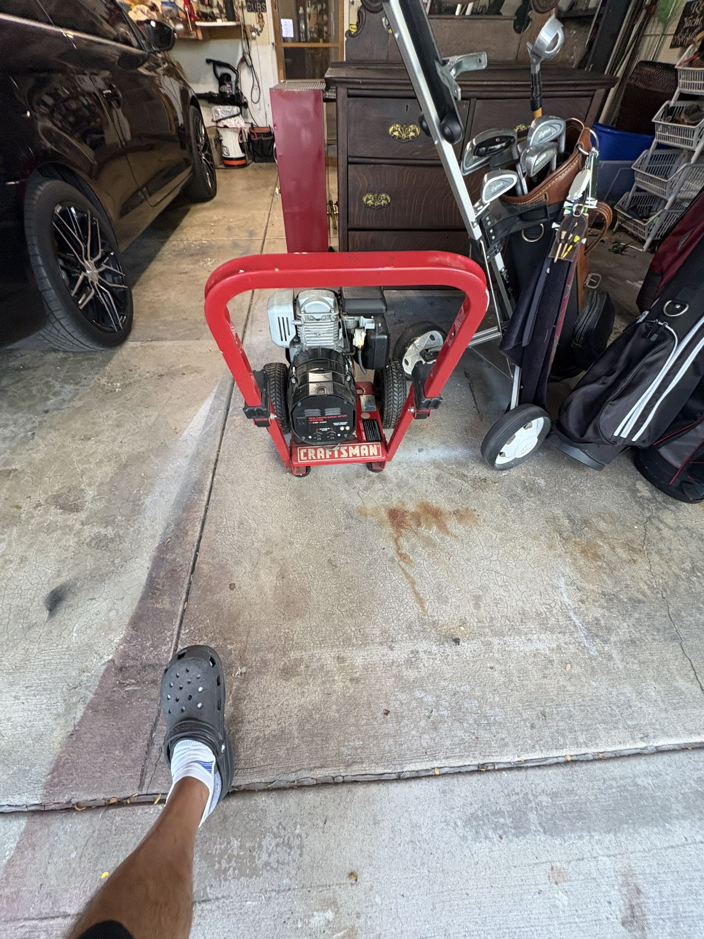 Craftsman generator on wheels with 2500 W/5.0 Honda motor. Has spark will not turn over.   I do not work on Engines  Gas cap not included had to borro