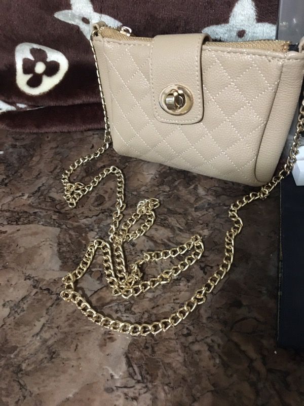 Beautiful cross body bag brand new for Sale in Modesto, CA - OfferUp