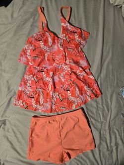 New 2pc tankini set. Fits xsmall