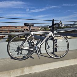 17 lb. All-Carbon Trek Madone 6.9 Racing Bike