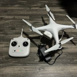Dji drone phantom 3 ONLY MISSING CAMERA 