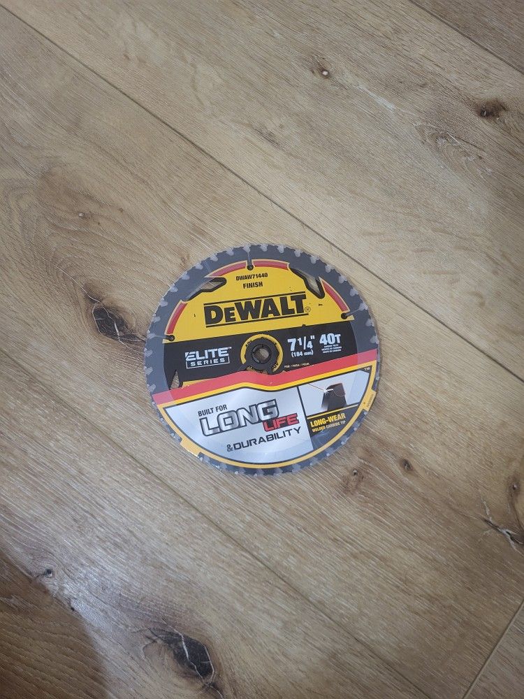DEWALT ELITE SERIES 7-1/4-in 40-Tooth Fine Finish
Tungsten Carbide-tipped Steel Circular Saw Blade