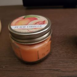 Peach cobbler small candle