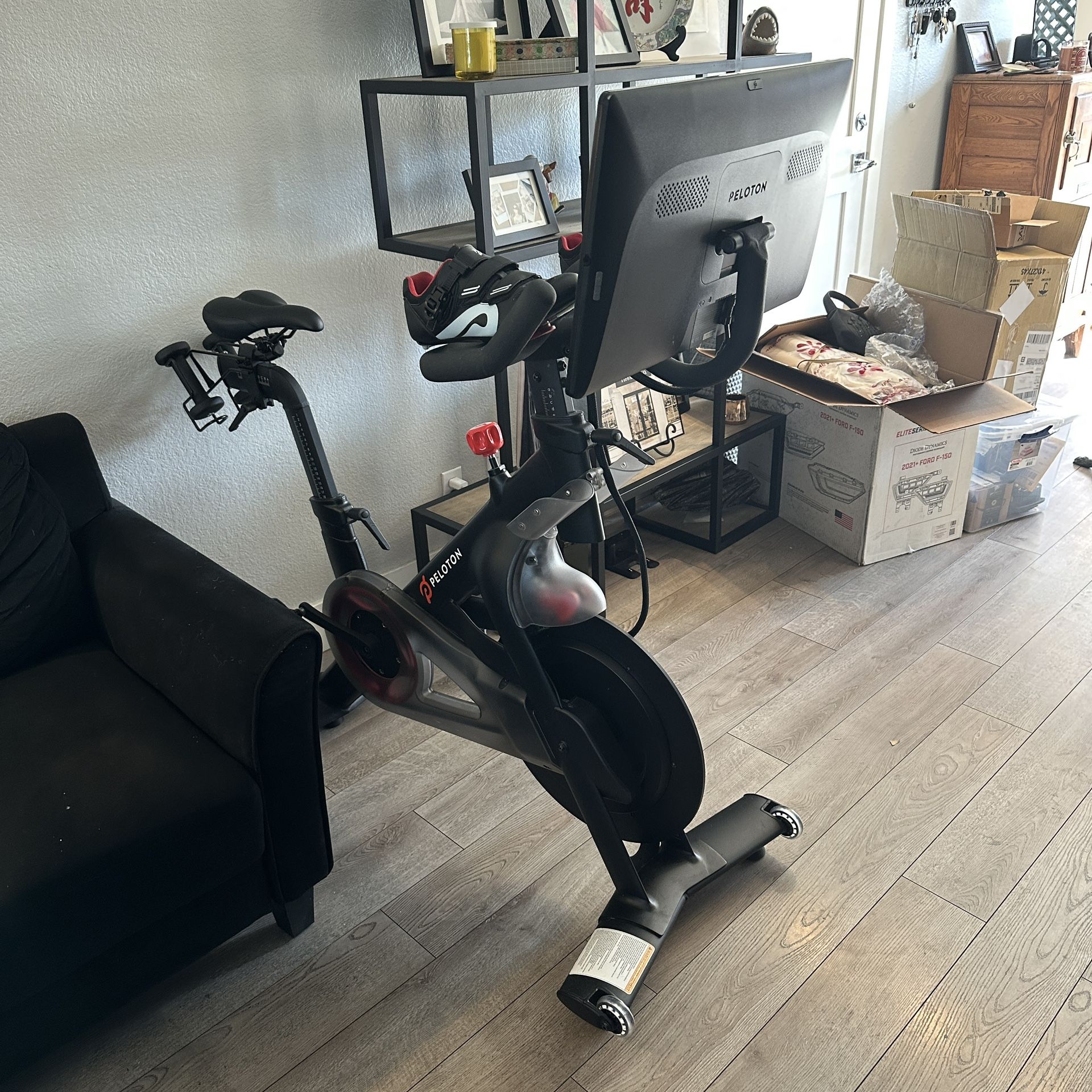 Peloton Stationary Bike/Home Fitness
