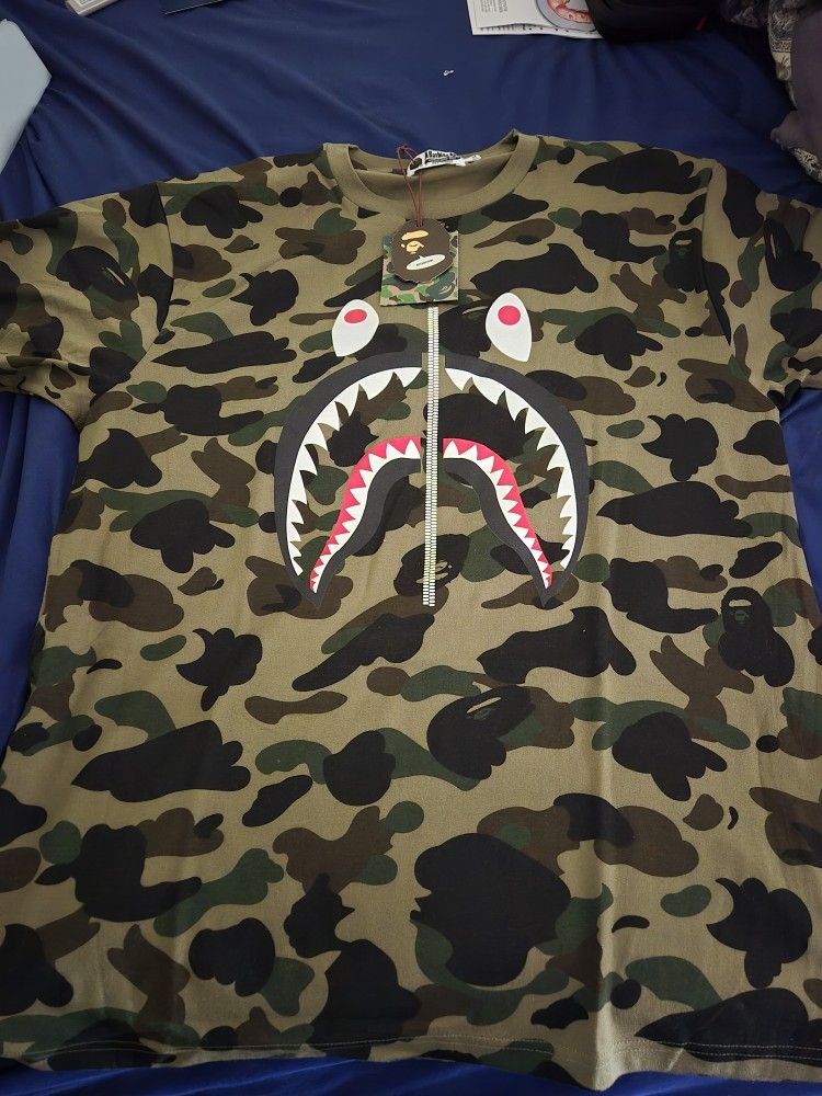 A Baithing APE Shark T Shirt Size Xl