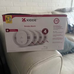 Kidde 4 pack detect smoke alarm /detector de humo