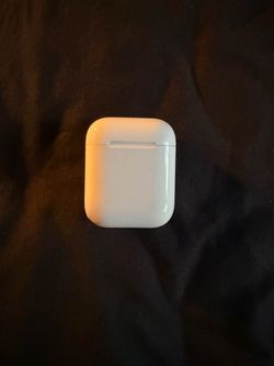 Apple AirPods adult owned