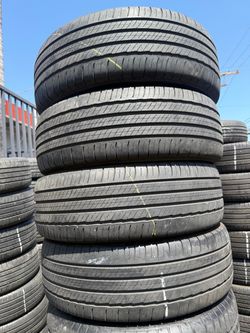 Vendo 235/55/R20 las 4 llantas Michelin por $170