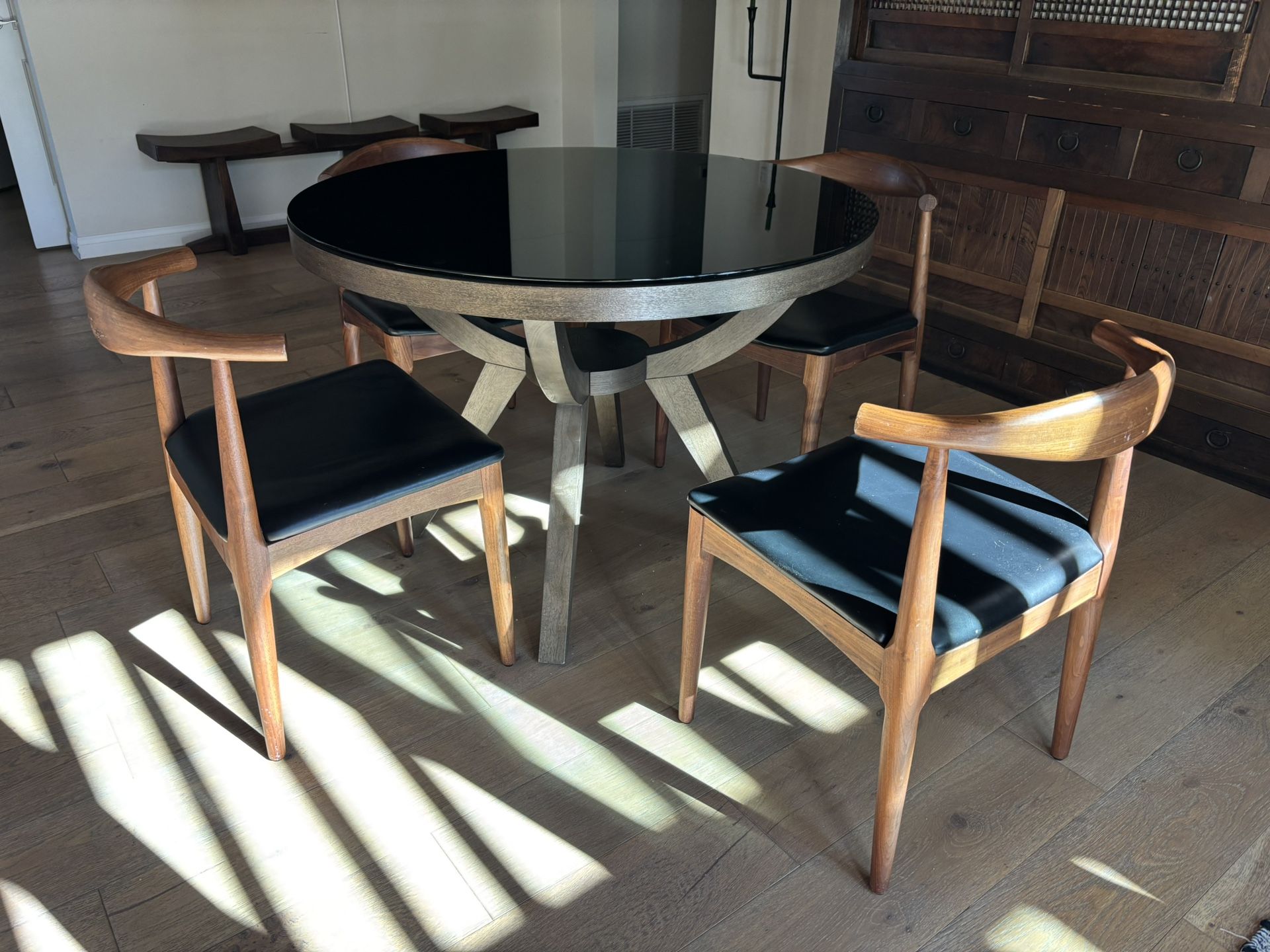 Mid Century Dining Table And Chairs