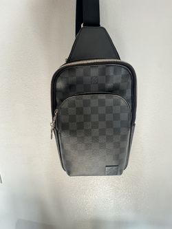 LOUIS VUITTON Avenue Slingbag