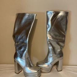Silver Go Go Boots Sz 7 San Tan 