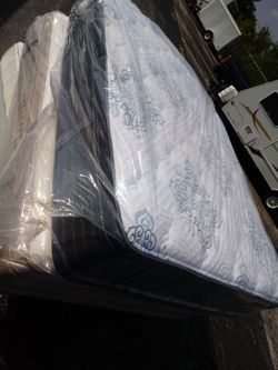 15" Spring air Pillowtop Queen