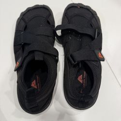 Unisex kids swim shoes size 7 in boys