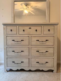 Kids dresser w/mirror