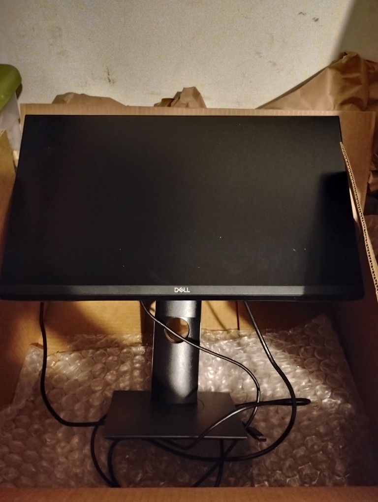 Duel Monitors Dell Desktop Computer 