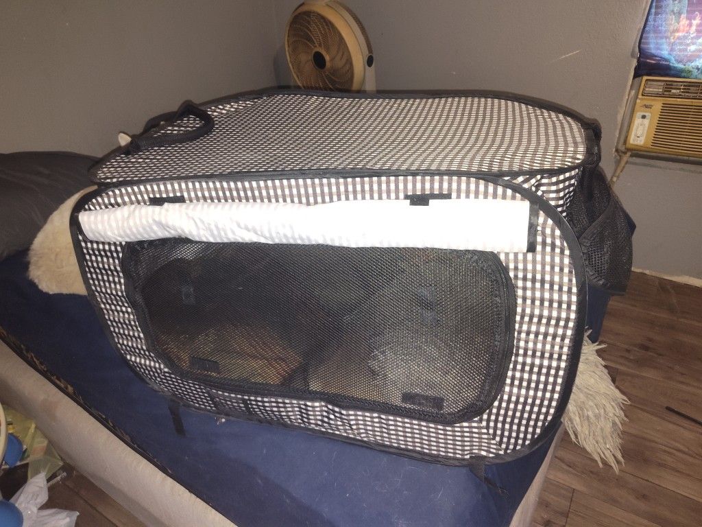 Pet Playpen  With Carrying Case For Easy Storage 