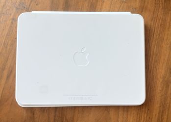 White Apple magic keyboard folio for iPad air with apple pencil