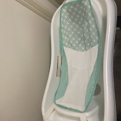 The First Years Baby Bathtub