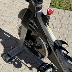 YOSUDA Indoor Cycling Bike Stationary Bike- Great Condition 