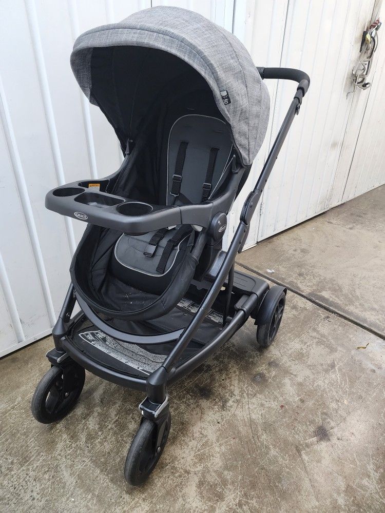 Graco Stroller .. 2 In One Stroller ..